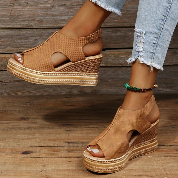 Sandalias con plataforma y hebilla para mujer